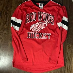 size small Red Wings jersey